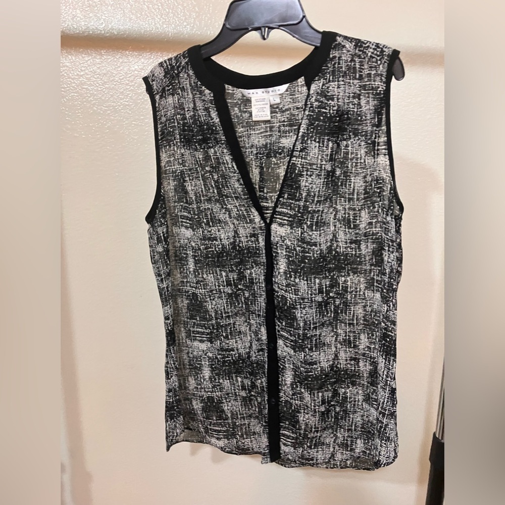 Max Studio Monochrome Sleeveless Blouse